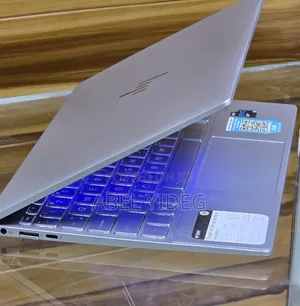 New Laptop HP Envy 14 8GB Intel Core I5 SSD 256GB