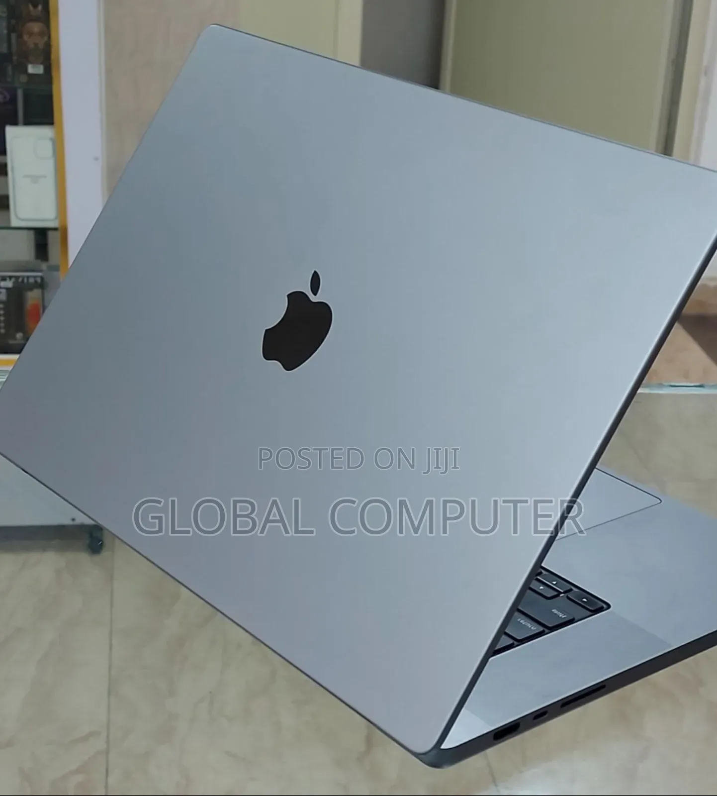 New Laptop Apple MacBook Pro M1 16GB Apple M1 Pro SSD 512GB
