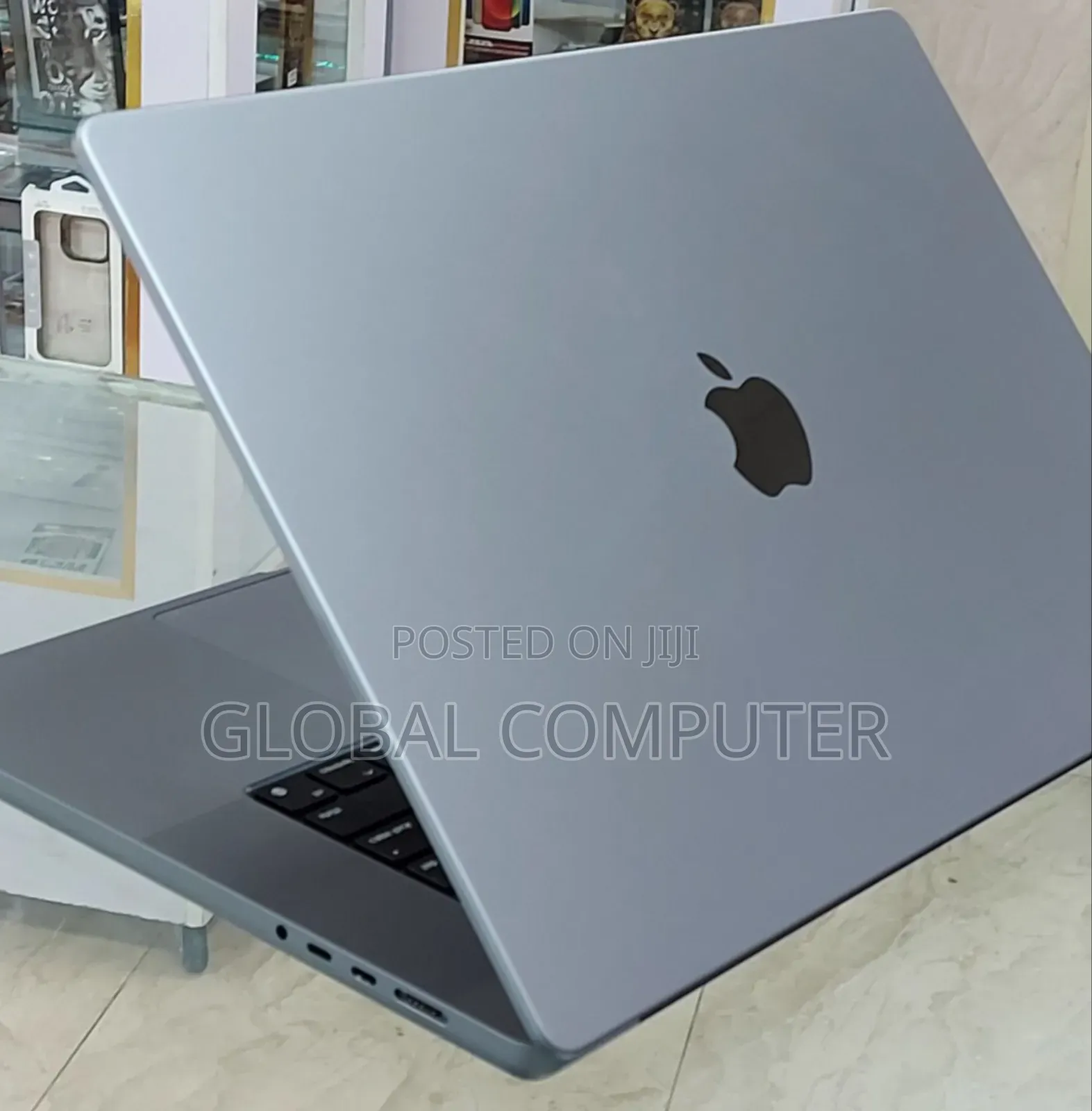 New Laptop Apple MacBook Pro M1 16GB Apple M1 Pro SSD 512GB