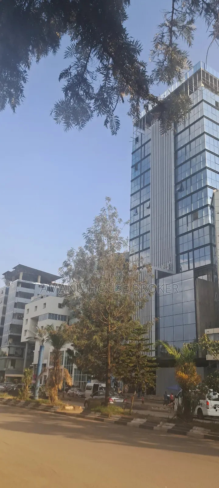 Office for Rent, One Floor, Area 1,000sqm, Price 1,500,000b