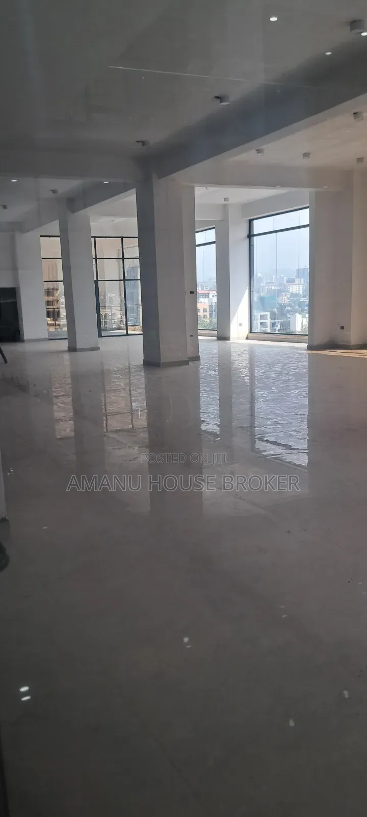 Office for Rent, One Floor, Area 1,000sqm, Price 1,500,000b