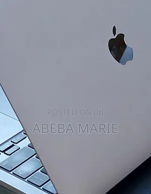 New Laptop Apple MacBook Pro 2022 M2 8GB Apple M2 SSD 256GB