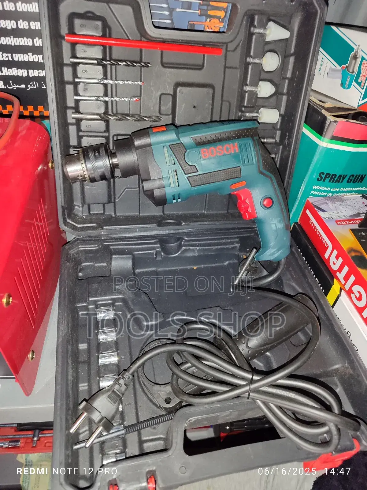 Bosch 900 Watt Drill With Full Accessories