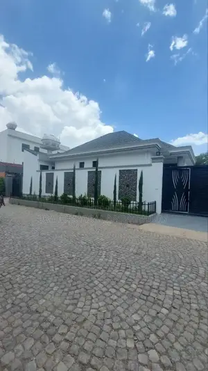 Furnished 3bdrm Villa in Ayat Area Inside, Yeka for sale