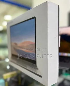 New Laptop Microsoft Surface 8GB Intel Core I5 SSD 128GB