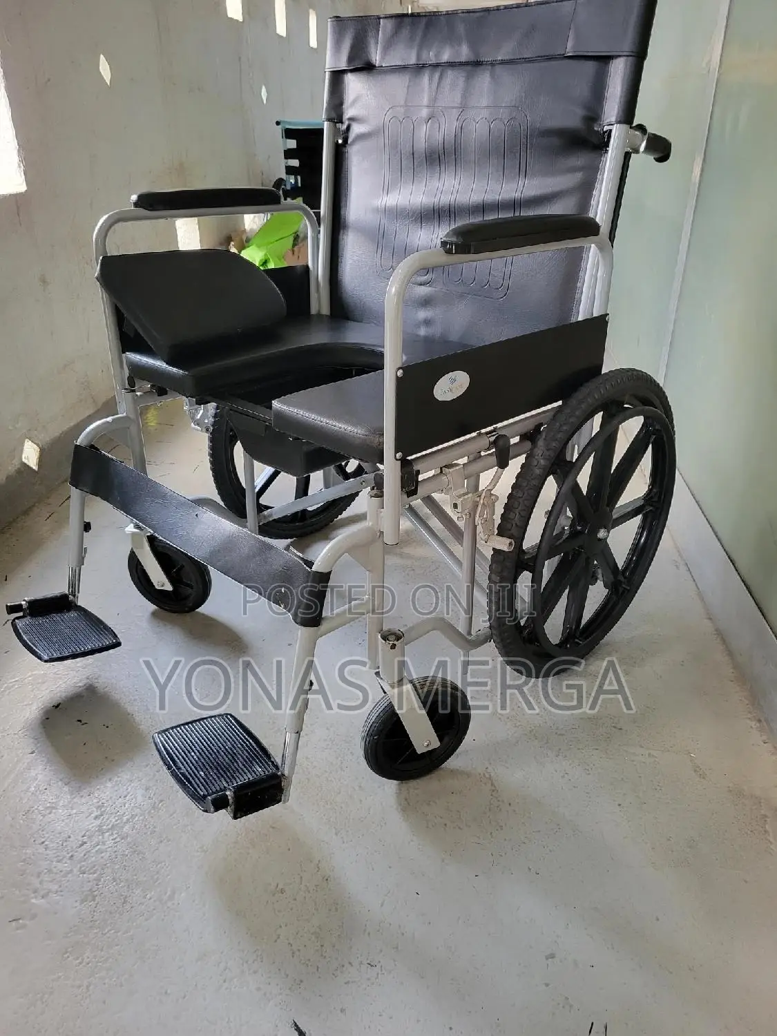 Extra Wide Wheelchairبዐtoilet Wheelchairا头wheelchair\رwheel