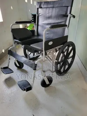 Extra Wide Wheelchairبዐtoilet Wheelchairا头wheelchair\رwheel
