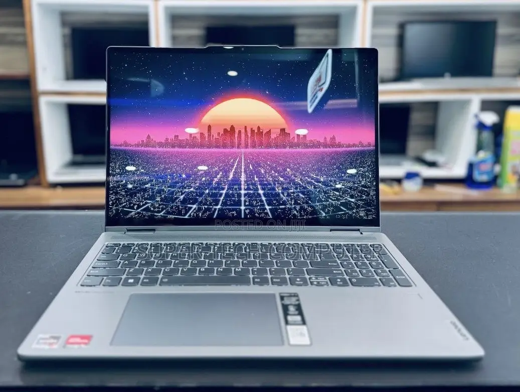 New Laptop Lenovo Yoga 7i 8GB AMD Ryzen 5 SSD 512GB