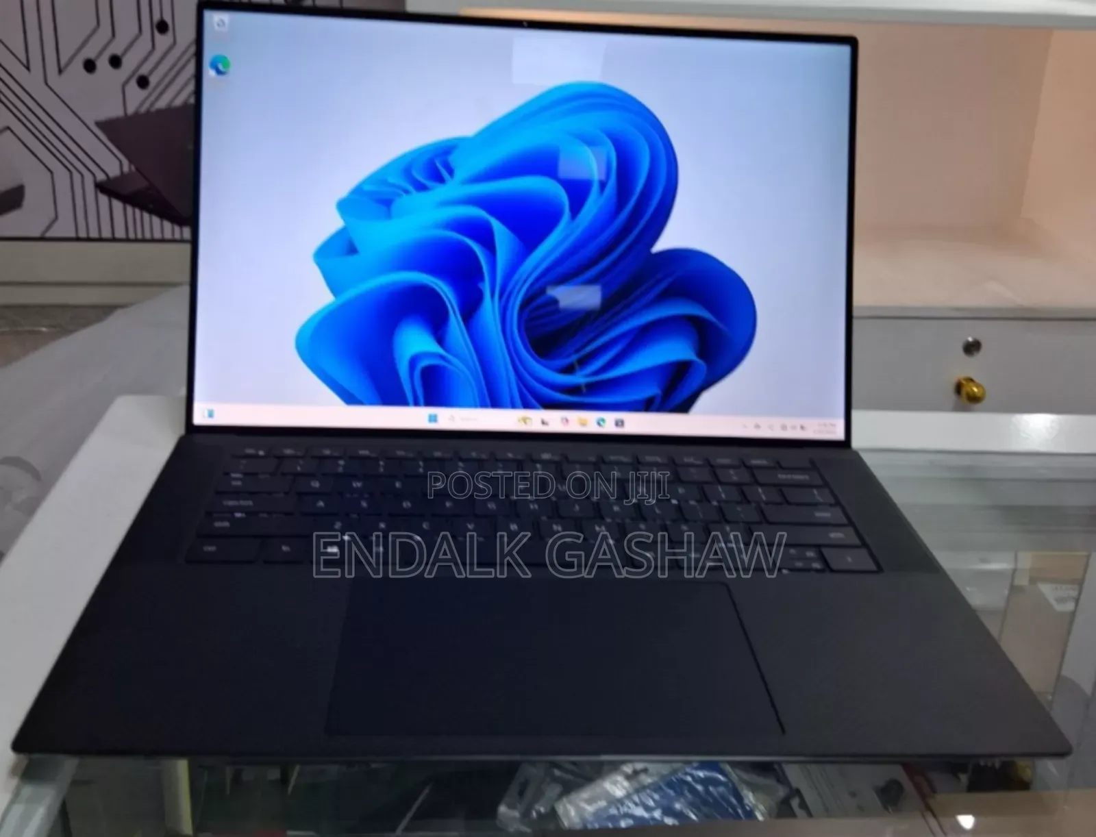 New Laptop Dell Precision 5550 16GB Intel Core I7 SSD 512GB