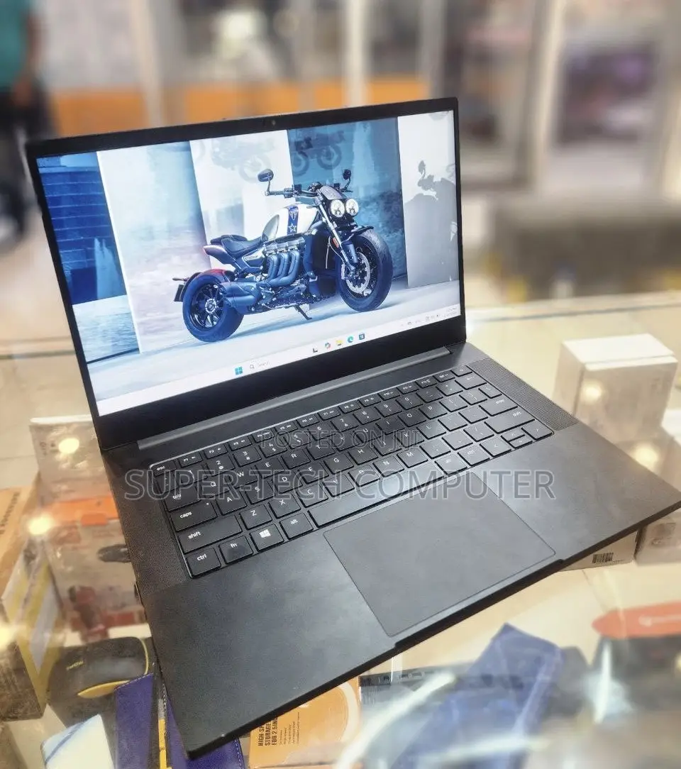 New Laptop Razer Blade Pro 16GB AMD Ryzen 9 SSD 1T