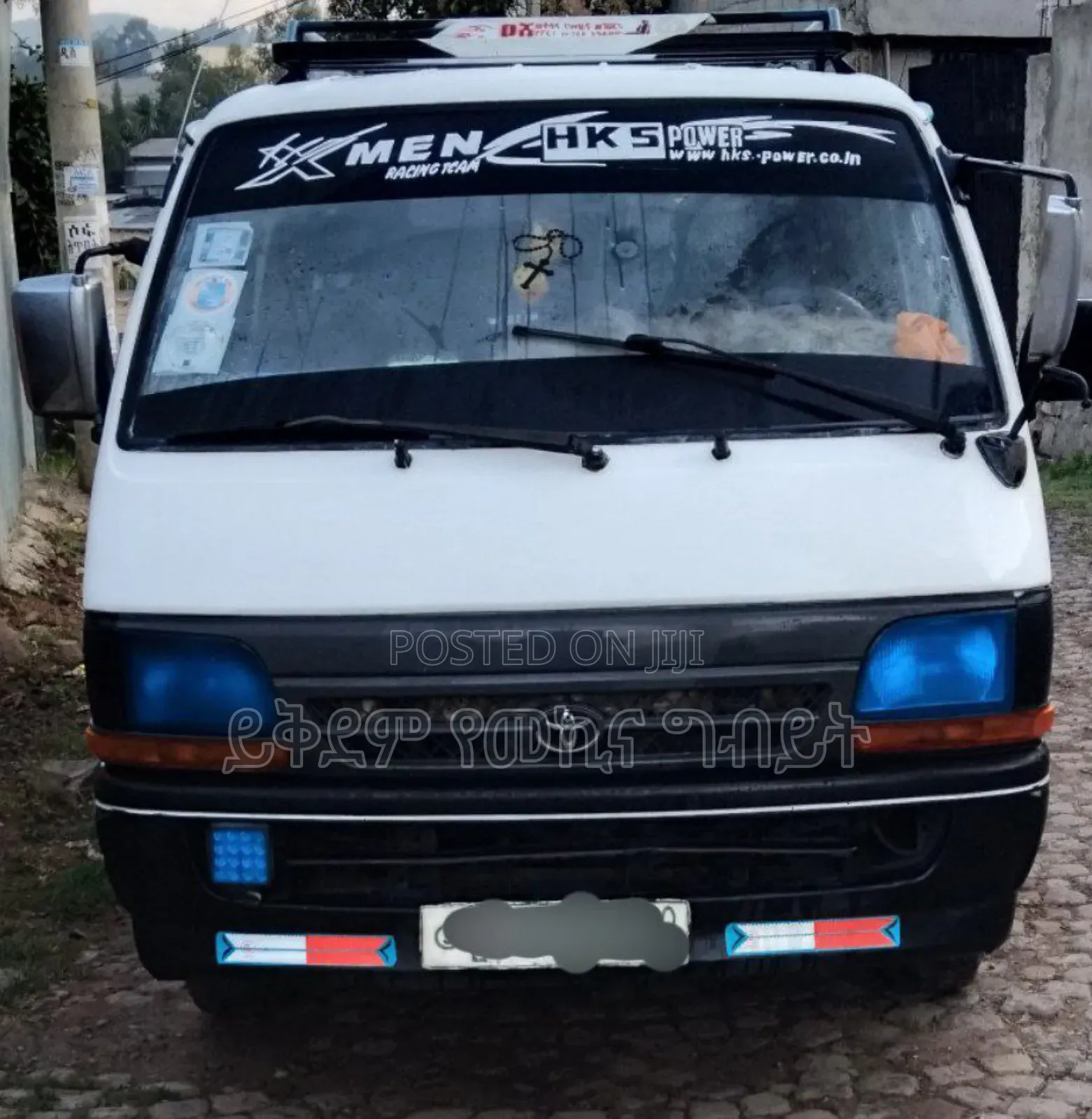 Toyota HiAce 2004 White