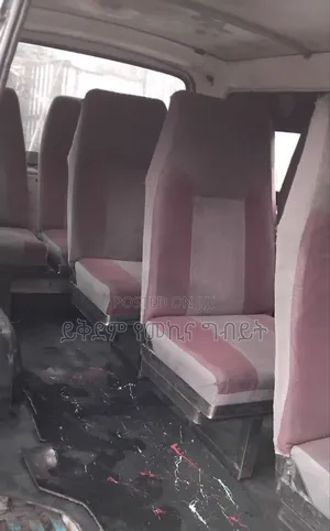 Toyota HiAce 2004 White