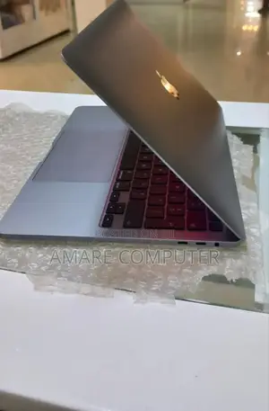 New Laptop Apple MacBook Pro 2020 16GB Intel Core I5 SSD 512GB