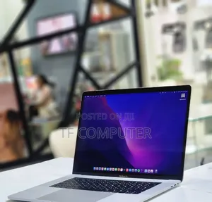 Photo - New Laptop Apple MacBook Pro 2017 16GB Intel Core I7 SSD 512GB