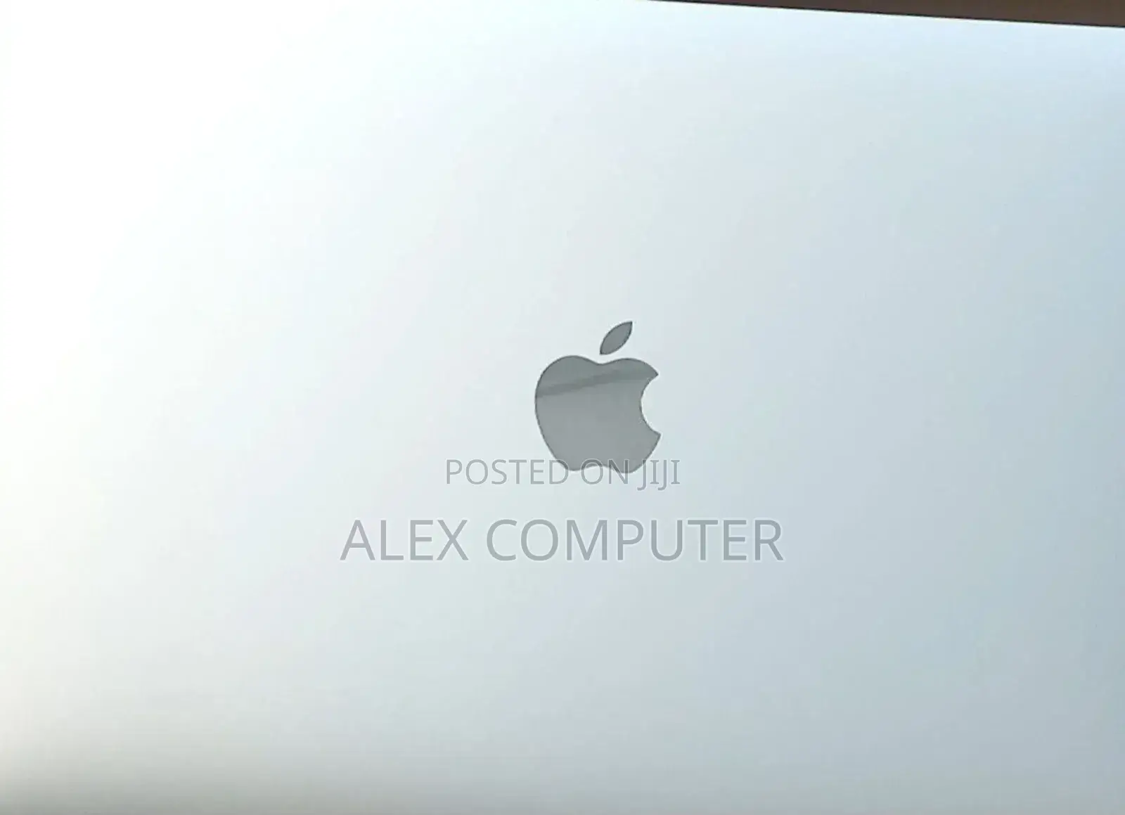 New Laptop Apple MacBook Pro 2020 M1 8GB Apple M1 SSD 512GB