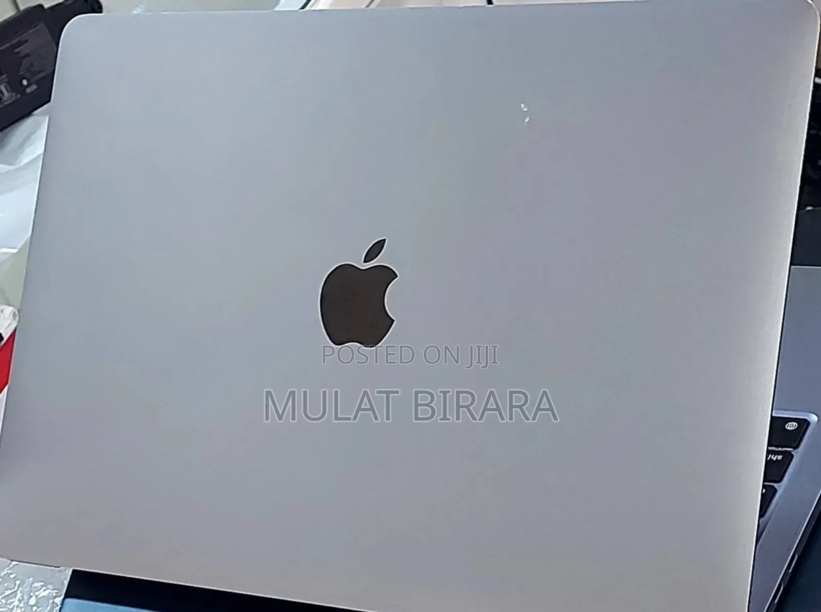 New Laptop Apple MacBook Pro 2022 M2 8GB Apple M2 SSD 256GB