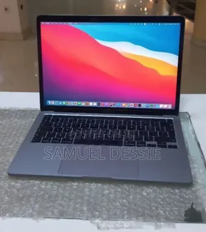 New Laptop Apple MacBook Pro 2020 16GB Intel Core I5 SSD 512GB
