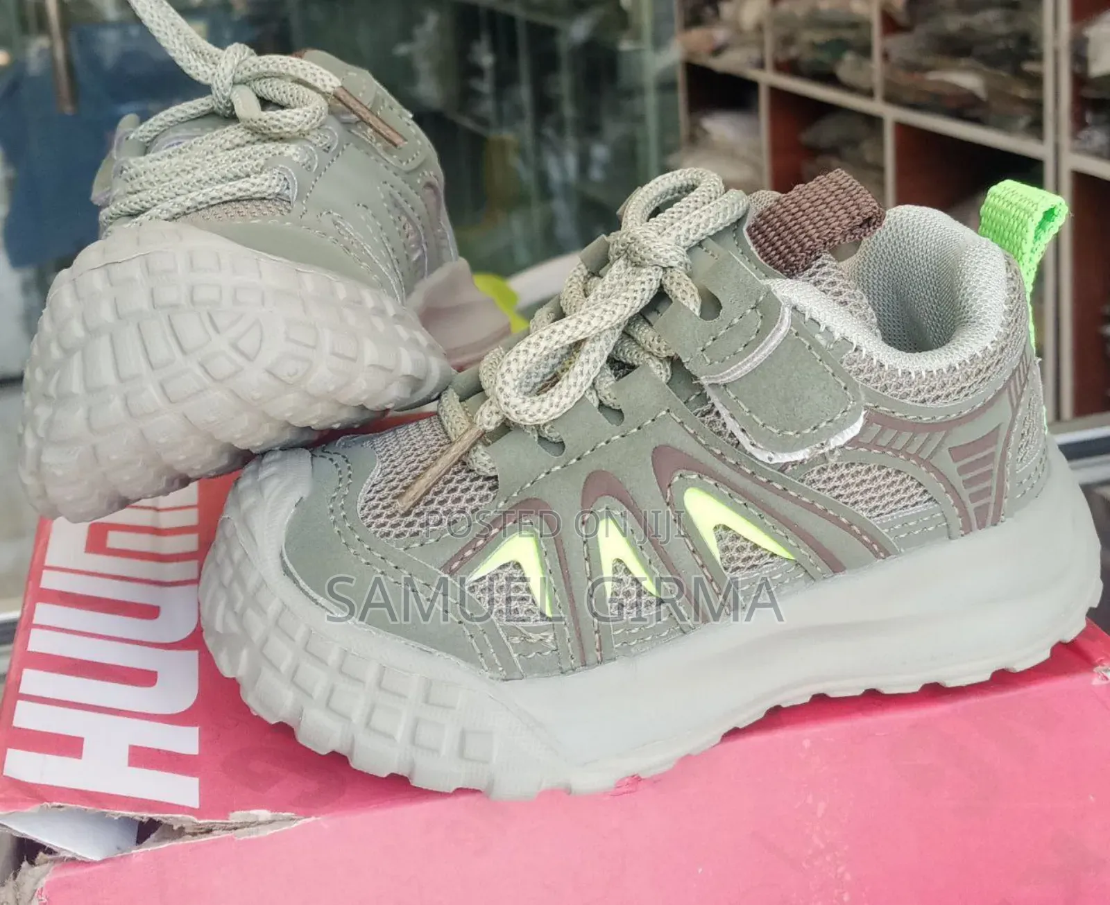 Soft Sol Bread Sneakers
Size: 22-30