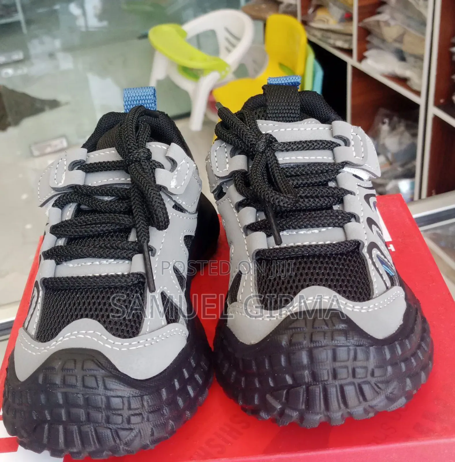 Soft Sol Bread Sneakers
Size: 22-30