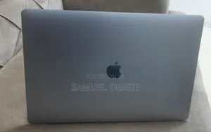 New Laptop Apple MacBook Pro 2019 32GB Intel Core I9 SSD 512GB