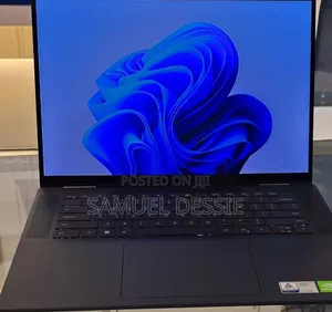 New Laptop Dell Inspiron 16 5620 16GB Intel Core I7 SSD 1T