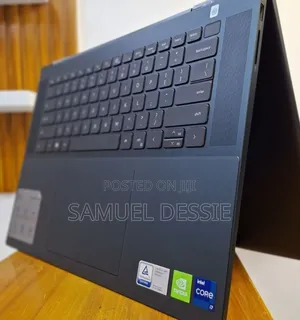 New Laptop Dell Inspiron 16 5620 16GB Intel Core I7 SSD 1T