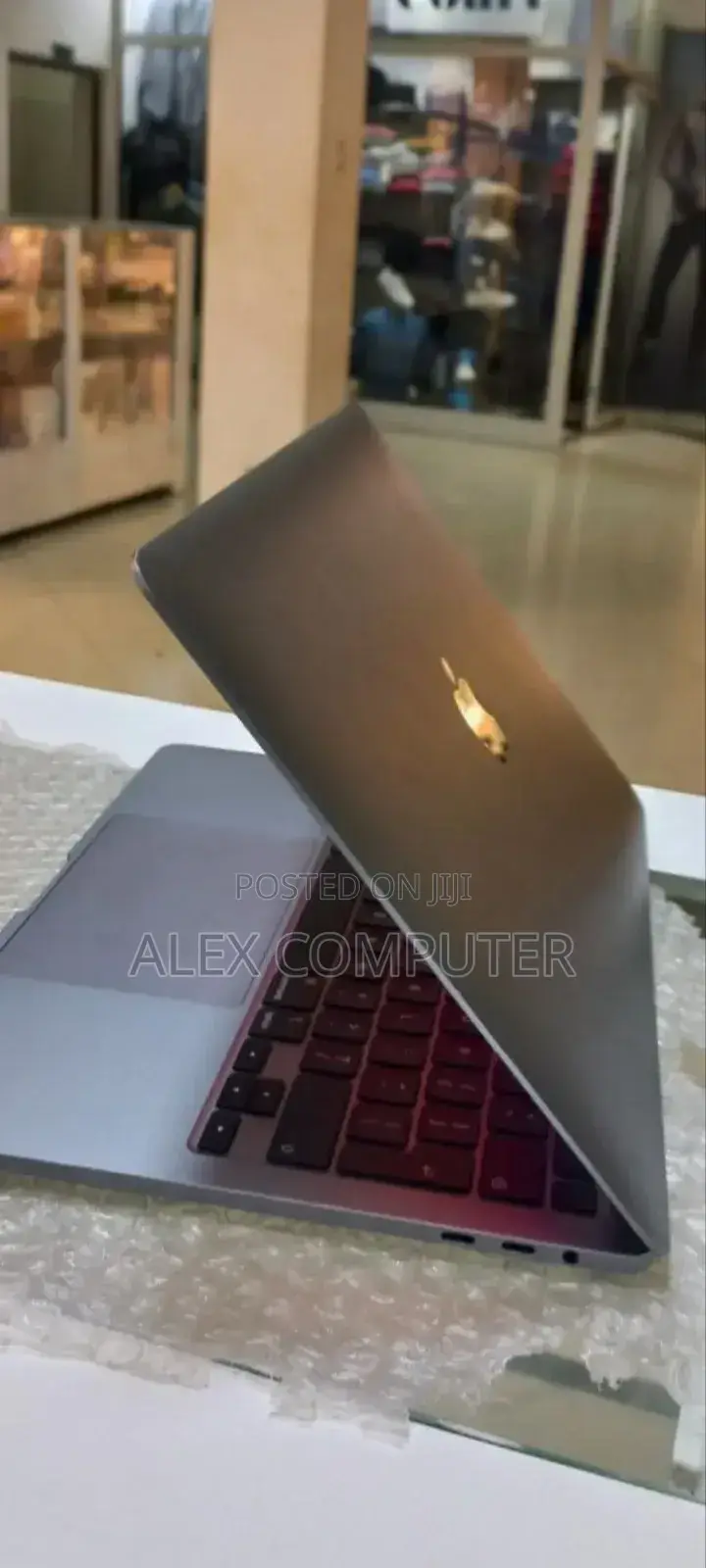 New Laptop Apple MacBook Pro 2020 16GB Intel Core I5 SSD 512GB