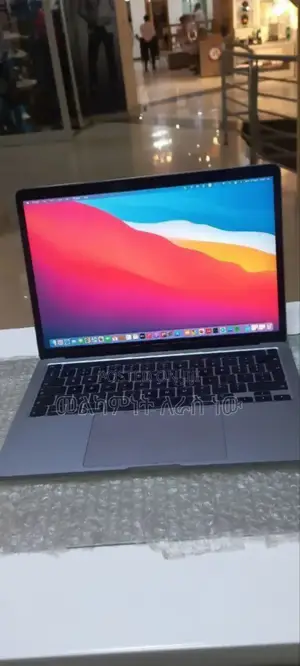 New Laptop Apple MacBook Pro 2020 16GB Intel Core I5 SSD 512GB
