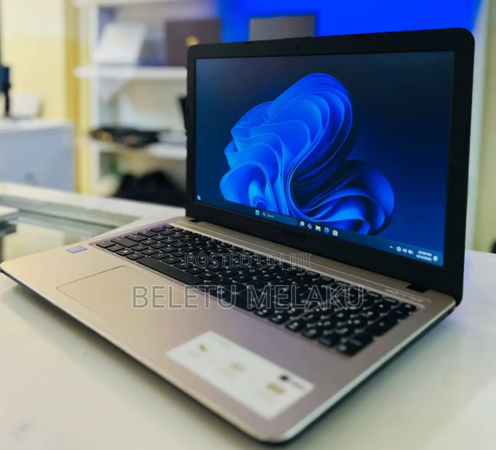 New Laptop Asus VivoBook 15 X505BA 8GB Intel Core I5 SSD 256GB