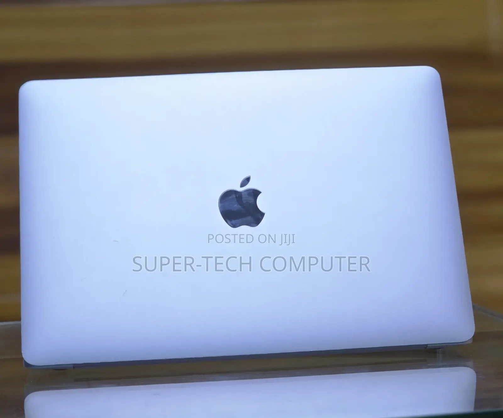 New Laptop Apple MacBook Pro 2022 M2 8GB Apple M2 SSD 256GB