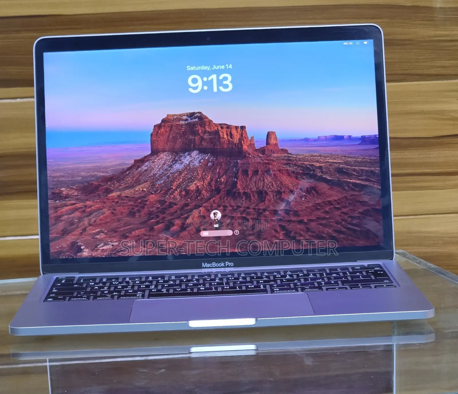 New Laptop Apple MacBook Pro 2022 M2 8GB Apple M2 SSD 256GB