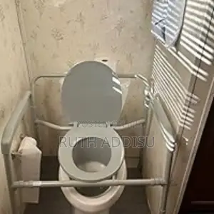 Photo - Commode Chair半個toilet Chair𨰻戈我commode Chair𡞱鋸commode Chair