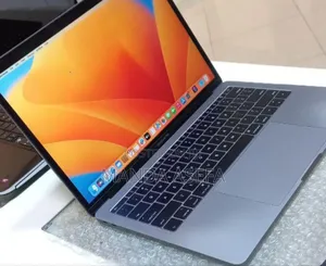 New Laptop Apple MacBook Pro 2017 16GB Intel Core I5 SSD 512GB