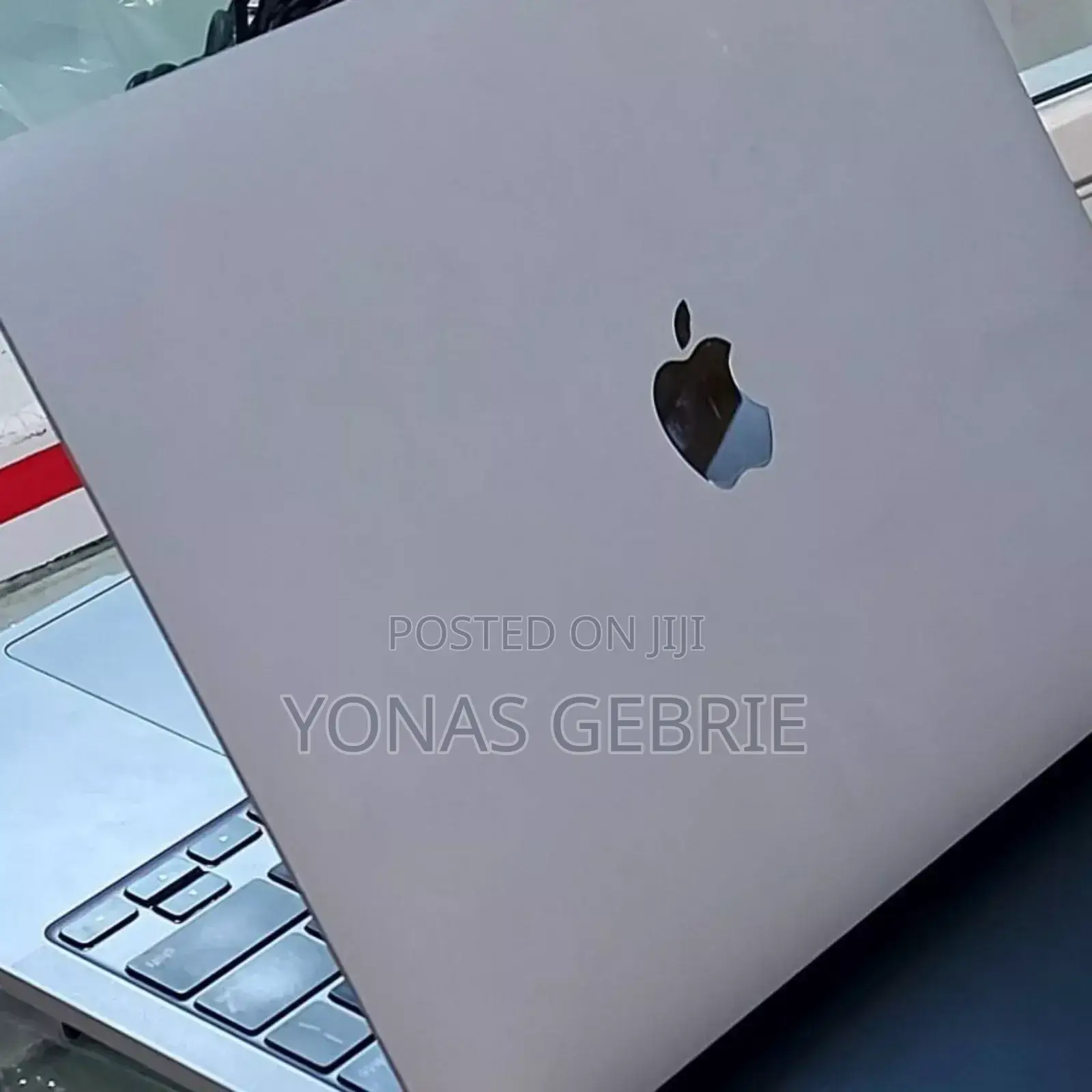 New Laptop Apple MacBook Pro 2022 M2 8GB Apple M2 SSD 256GB