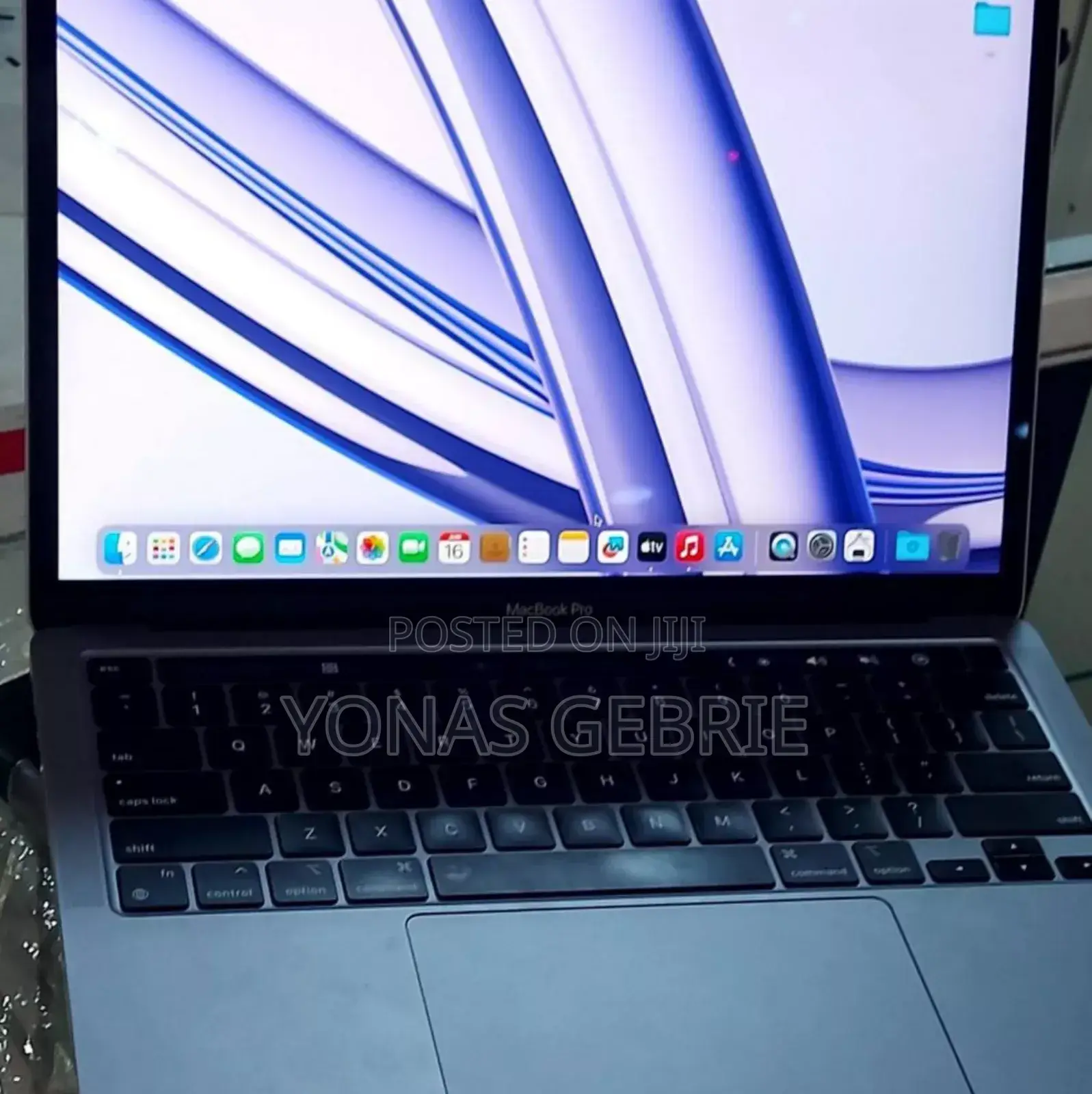 New Laptop Apple MacBook Pro 2022 M2 8GB Apple M2 SSD 256GB