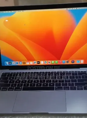 Photo - New Laptop Apple MacBook Pro 2017 16GB Intel Core I5 SSD 512GB