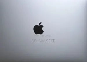 New Laptop Apple MacBook Pro 2017 16GB Intel Core I5 SSD 512GB