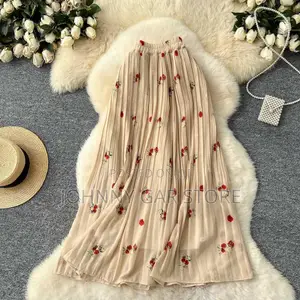 ውብ ቀሚሶች በተለያየ አማራጭ