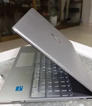 New Laptop HP Stream Notebook 8GB Intel Core I3 SSD 1T