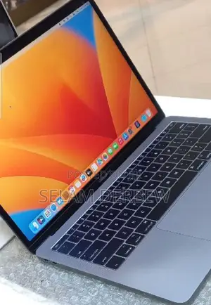 Photo - New Laptop Apple MacBook Pro 2017 16GB Intel Core I5 SSD 512GB