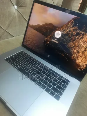 Photo - New Laptop Apple MacBook Pro 2017 16GB Intel Core I7 SSD 512GB