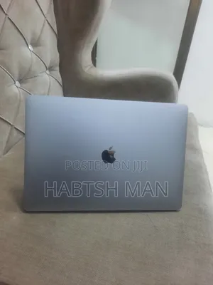 New Laptop Apple MacBook Pro 2017 16GB Intel Core I7 SSD 512GB