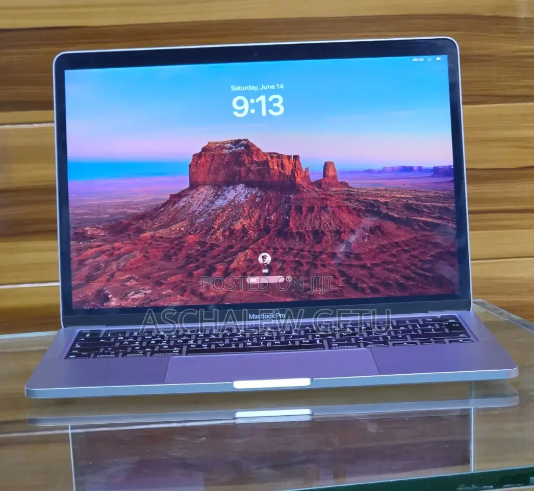 New Laptop Apple MacBook Pro 2022 M2 8GB Intel Core M2 SSD 256GB