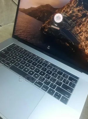 New Laptop Apple MacBook 16GB Intel Core I7 SSD 512GB