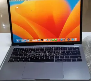 New Laptop Apple MacBook Pro 2017 16GB Intel Core I5 SSD 512GB