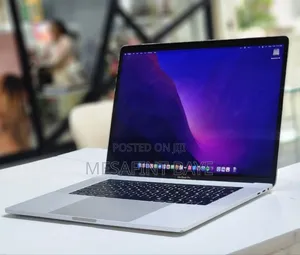 New Laptop Apple MacBook Pro 2017 16GB Intel Core I7 SSD 512GB