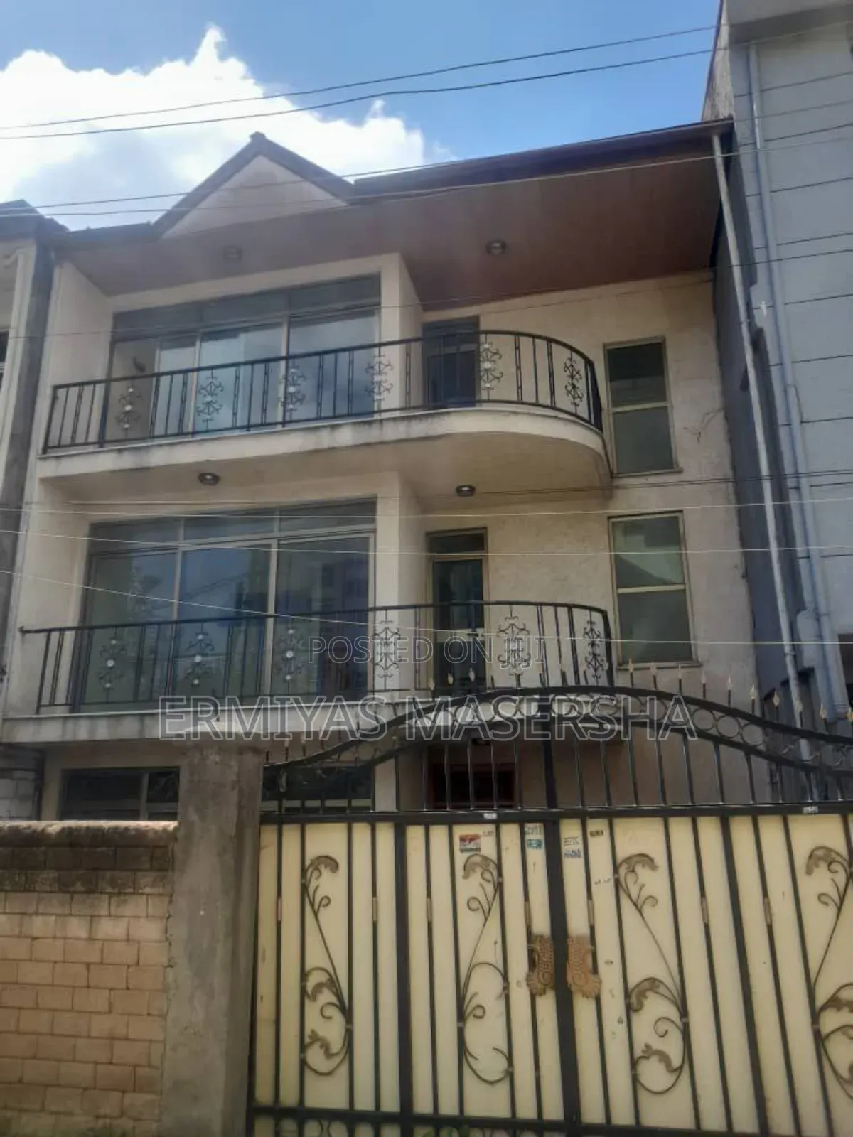 Furnished 5bdrm Apartment in Yeka for sale