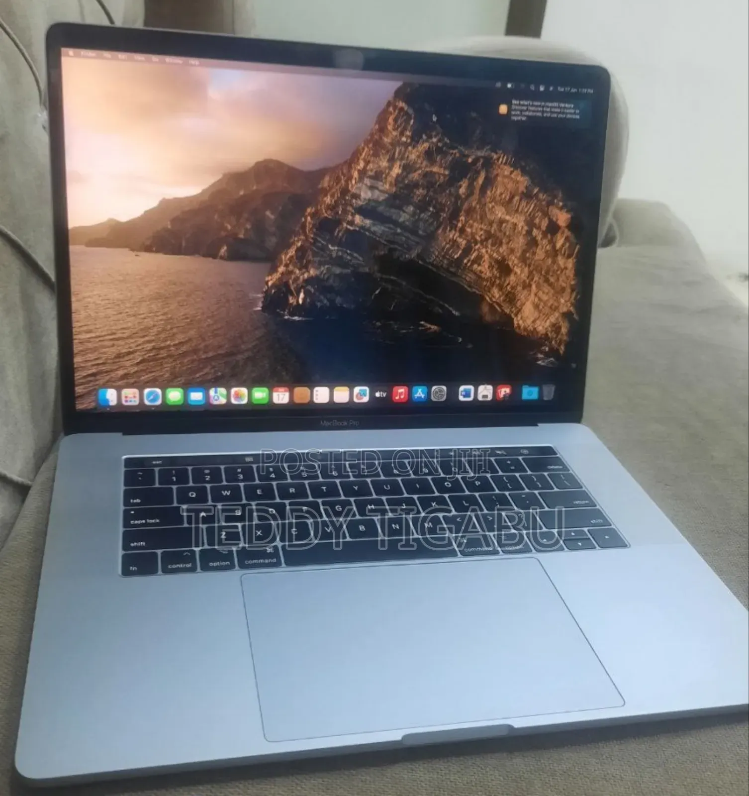 New Laptop Apple MacBook Pro 2017 16GB Intel Core I7 SSD 512GB