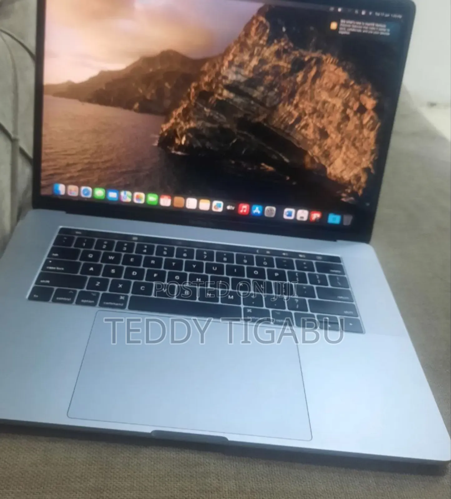 New Laptop Apple MacBook Pro 2017 16GB Intel Core I7 SSD 512GB