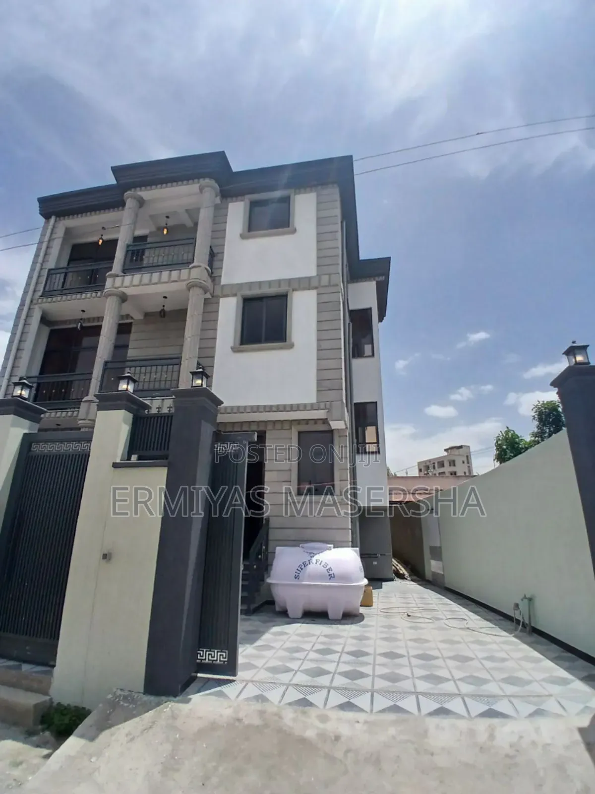 Furnished 8bdrm Penthouse in Yeka for sale